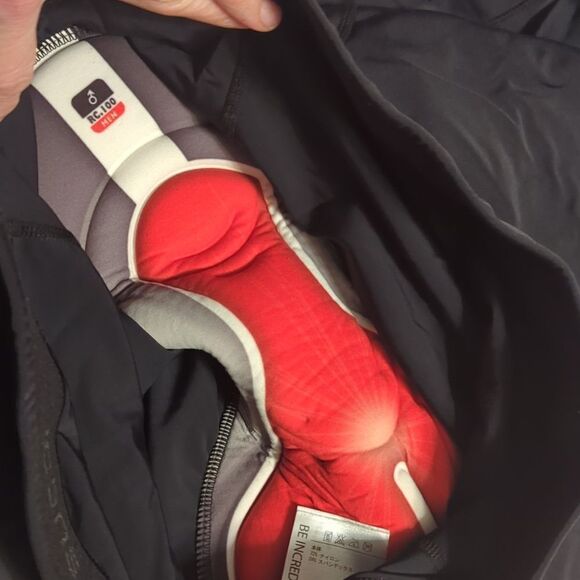 Sugoi Men's Classic Bike Shorts And Cycling Vest - Picture 8 of 14